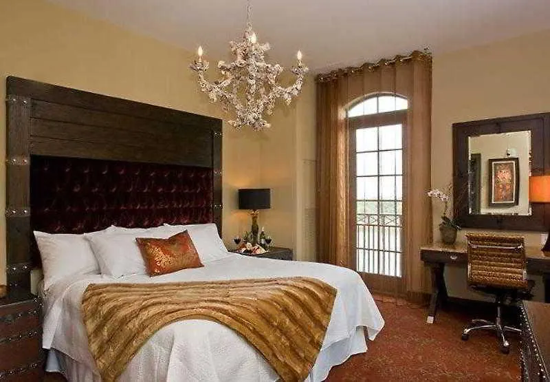 The Bohemian Hotel Savannah Riverfront, Autograph Collection